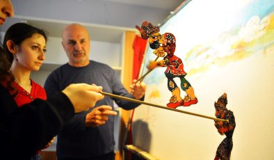Karagöz gölge oyunu geleceğe taşınıyor