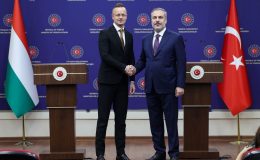Bakan Fidan ile bir araya gelen Macaristan Dışişleri Bakanı’ndan vize serbestisi açıklaması