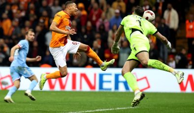 Eski hakemler değerlendirdi: Galatasaray’ın Antalyaspor karşısında kazandığı penaltıda karar doğru mu?