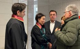 Oğluna cinsel istismarla suçlanan doktor Ender Saraç hakim karşısına çıktı: “Komplo” dedi, Muhammed Yakut’un paylaşımlarını hatırlattı