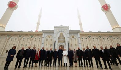 Türkiye’nin en büyük ikinci cami Şahinbey Millet Camii açıldı