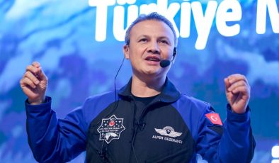 Türkiye’nin ilk astronotu Alper Gezeravcı, “Kara delik var mı?” sorusunu yanıtladı