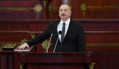 Yeniden Cumhurbaşkanı seçilen Aliyev yemin ederek görevine başladı