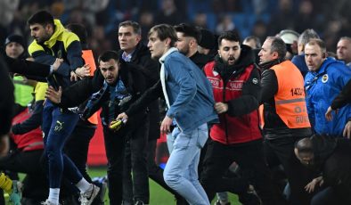 “Bu maç tatil edilmeliydi” (Spor yazarları olaylı Trabzonspor-Fenerbahçe derbisini yorumladı)