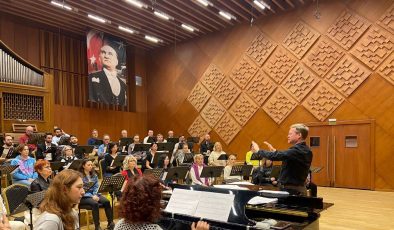 Devlet Çoksesli Korosu’ndan Aydınlık Gece konseri