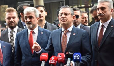 Özgür Özel’den ekonomi eleştirisi: “Emekli kart” çağrısını yineledi