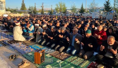 Bayram namazı nasıl kılınır, kaç rekat? (Diyanet’e göre bayram namazı kılınışı)