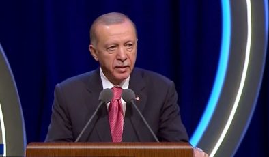 Cumhurbaşkanı Erdoğan: İnsana, sözlerin en güzelinin hakkını vererek okumak yakışır