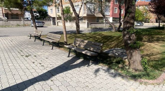 Parkta oturan sevgililere makaslı saldırı: “Mahallenin namusunu kirlettiniz”