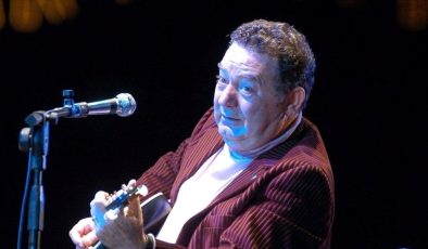 Unutulmaz şarkıların usta yorumcusu Kayahan 9. ölüm yıl dönümünde anılıyor