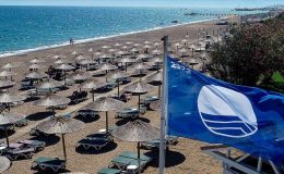 Bakan Ersoy: 16 plajda daha mavi bayrak dalgalanacak