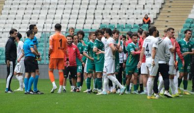 Futbolda protesto: TFF 2’nci Lig’de şampiyonluğa oynayan Vanspor sahadan çekildi