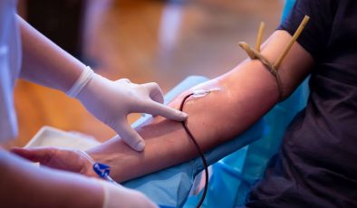 İngiltere’de enfekte kan skandalı: Kurbanlara tazminat ödenecek