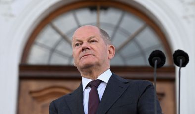 Scholz, İsrail’den uluslararası hukuka saygı göstermesini istedi