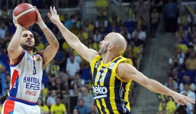 Fenerbahçe Beko, Anadolu Efes’i devirip şampiyon oldu